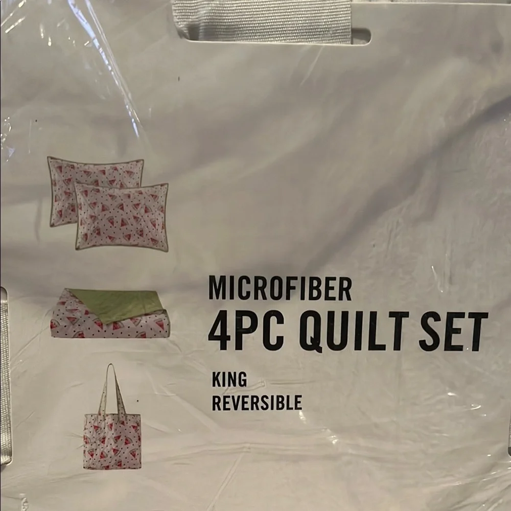 Martha Stewart Essentials Watermelon Quilt Set - White